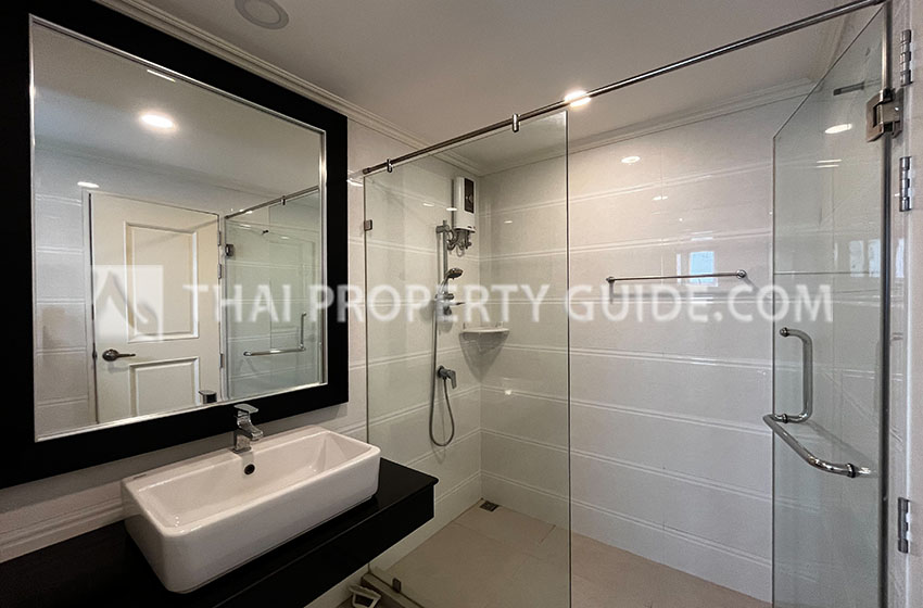 House with Shared Pool in Sukhumvit 